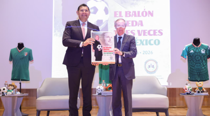 José Ramón Fernández presenta en Puebla libro sobre los Mundiales