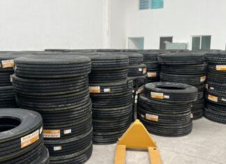 Recuperan vehículos de carga y 296 llantas robadas en Puebla