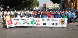 Marcha del Día del Trabajo choca con cerco en Casa Aguayo