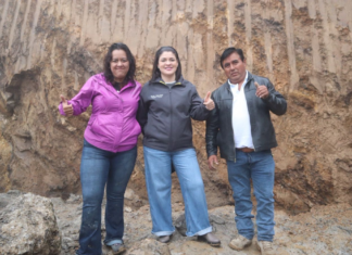 Zacatlán construye muro para evitar bloqueos por deslaves