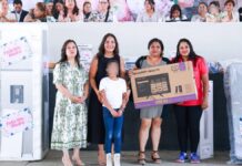 San Andrés Cholula entrega en escuelas obsequios para madres
