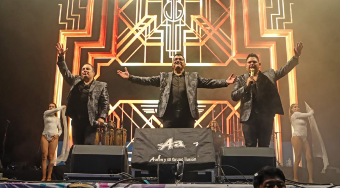 Cuautlancingo disfruta concierto de Aarón y su Grupo Ilusión