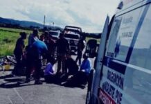 Dos motociclistas resultan heridos tras derrapar en Acajete