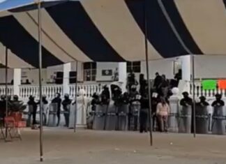Persisten protestas en Acatlán; exigen destitución de alcaldesa