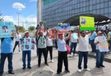 Familiares de Aldo Padilla exigen justicia en Centro de Justicia Penal