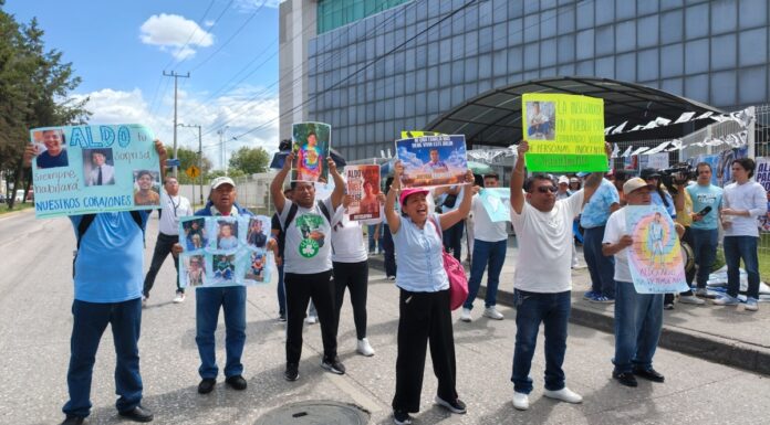 Familiares de Aldo Padilla exigen justicia en Centro de Justicia Penal