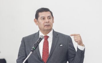 Armenta envía reformas contra intervención extranjera en elecciones poblanas