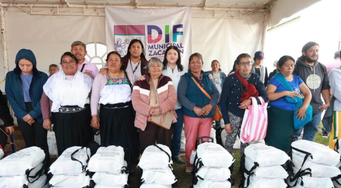 Zacatlán entrega despensas a más de mil personas con discapacidad