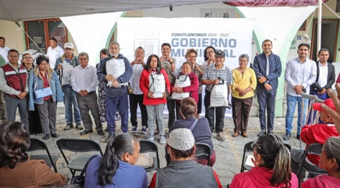 Entregan apoyos alimentarios a familias en Cuautlancingo