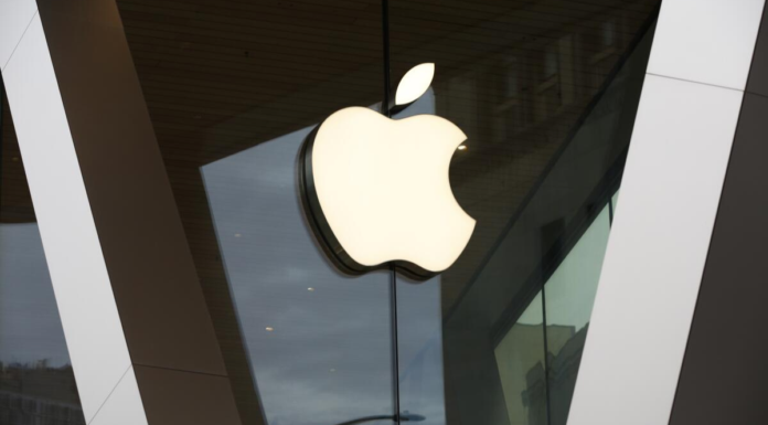 Apple incrementa precio de algunos productos por auge de la IA
