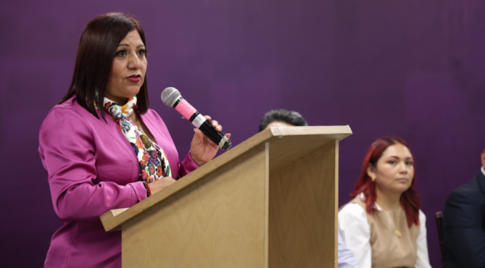 Araceli Celestino promueve diálogo sobre salud mental y adicciones