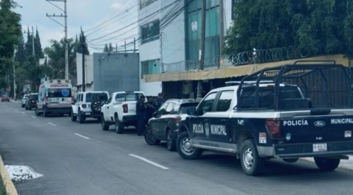 Policías de San Andrés Cholula frustran atraco tras persecución y balacera