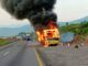 Autobús de turismo se incendia en la Puebla-Orizaba
