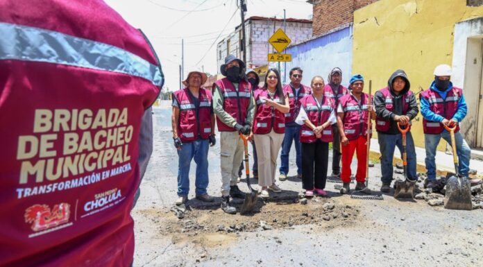San Pedro Cholula mantiene módulos de bacheo en juntas auxiliares