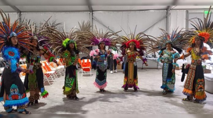 Participan bailarinas de Chachapa en inauguración del campeonato de futbol