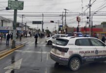 Vecinos cierran Circuito Juan Pablo II por mal servicio de Agua de Puebla