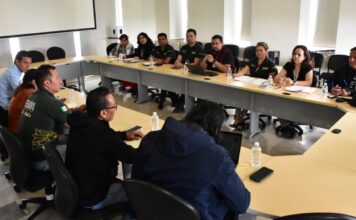 Funcionarios estatales se reúnen con colectivos de personas desaparecidas