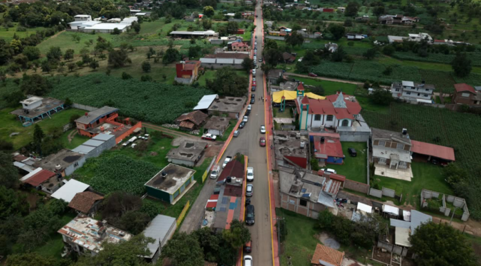 Bety Sánchez inaugura rehabilitación del Camino a Tlatempa