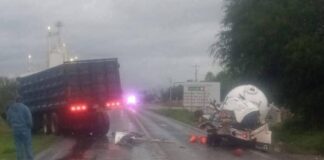 Choque entre pipa y tractocamión provoca cierre en la Puebla-Tehuacán