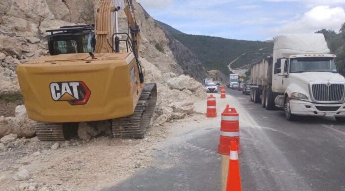 Segundo día consecutivo de cierre total en la Cuacnopalan–Oaxaca