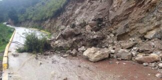 Lluvias en la Sierra Negra provocan deslaves y cierres carreteros