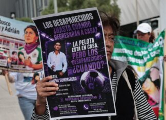 Madres buscadoras se manifiestan en inmediaciones del Cuauhtémoc