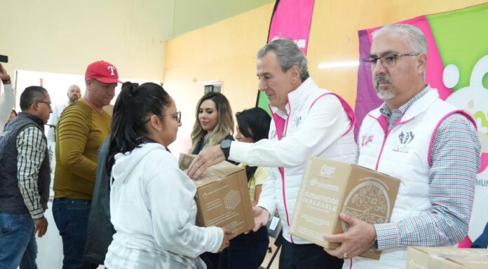 Pepe Chedraiu entrega apoyos alimenticios en La Margarita y Santo Tomás Chautla