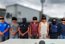 Recuperan vehículo y detienen a cinco personas en Cuautlancingo