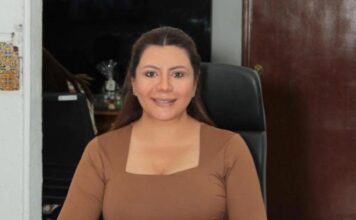 Ingresa al Congreso solicitud para destituir a alcaldesa de Acatlán