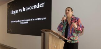 Laura Artemisa ofrece ponencia en UDLAP sobre liderazgo con impacto humano