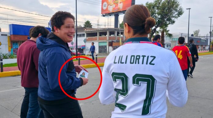 Justifican propaganda de diputada panista en partido España vs Perú