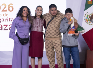 Pato “Merlín” llega a la mañanera de Claudia Sheinbaum