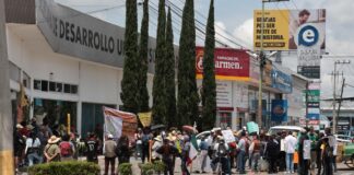 Pueblos originarios de San Andrés Cholula cierran Bulevar Atlixco