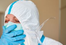 OMS califica con 3 de 10 la respuesta al brote de ébola en África