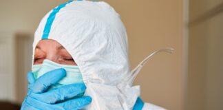 OMS califica con 3 de 10 la respuesta al brote de ébola en África