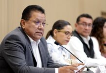 Presenta iniciativas para atender salud mental de policías y embarazadas