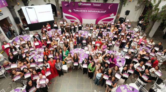Pepe Chedraui entrega reconocimientos a “Mujeres Imparables”