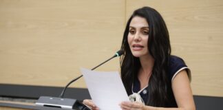 Propone Nayeli Salvatori regular estacionamientos públicos y privados