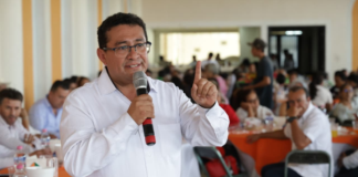Pável Gaspar reconoce a docentes como pilares del desarrollo