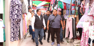 Pável Gaspar atiende necesidades de comerciantes en la Mixteca