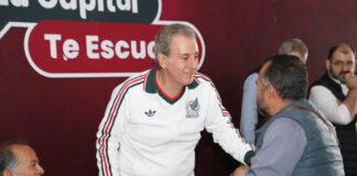 Pepe Chedraui escucha a vecinos en Junta Auxiliar de La Libertad