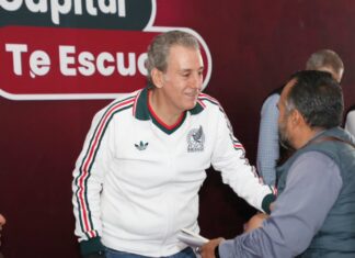 Pepe Chedraui escucha a vecinos en Junta Auxiliar de La Libertad