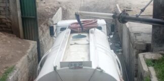 Aseguran 10 pipas por extracción ilegal de agua en Xochimehuacan