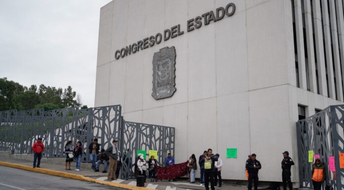Conflicto entre Hueyapan y Atempan desata protesta en Congreso