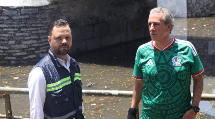 Pepe Chedraui supervisa desazolve en el Puente de Ovando