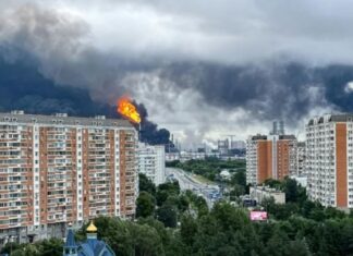 Ucrania ataca con drones refinería de petróleo en Rusia