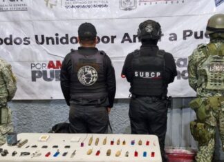 Aseguran 20 puntas hechizas y armas en penal de Cholula