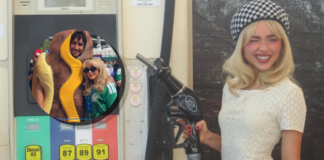 Imitadora de Sabrina Carpenter causa revuelo en CDMX