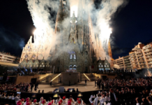 Papa León XIV bendice torre más alta de la Sagrada Familia