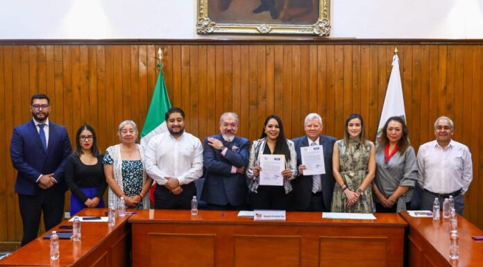San Pedro Cholula firma convenio para becas estudiantiles